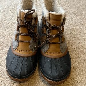 Sorel Out n About boots